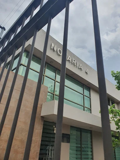 Licenciado Eduardo Páez Castell. Notaría 4