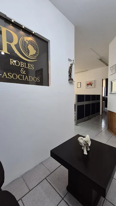 Robles & Asociados